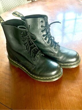 Black Leather Doc Martens Dr. Martens Air Wair Combat Boots, 37 Women’s